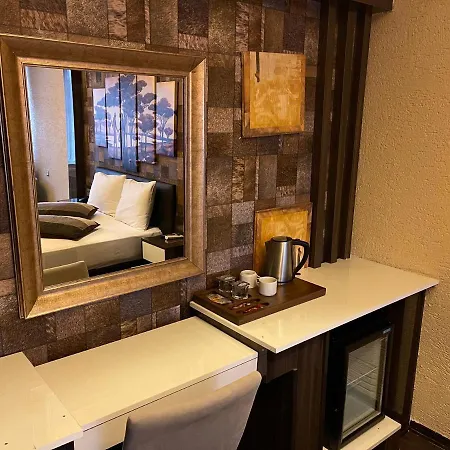 Hotel Lider *